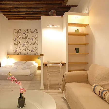 Appartamento Apartments Paris Centre - At Home Hotel Bretagne *