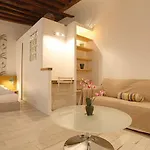 Apartments Paris Centre - At Home Hotel Bretagne