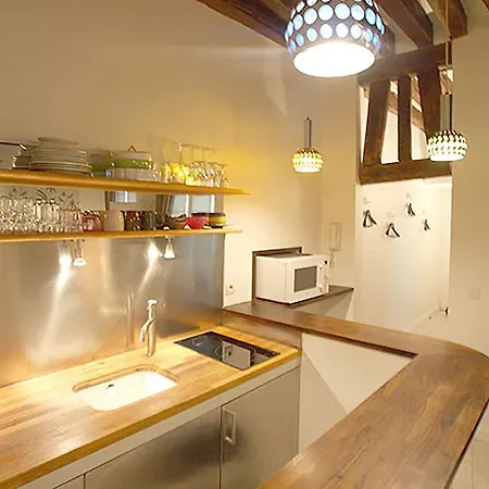 Apartments Paris Centre - At Home Hotel Bretagne * Paris